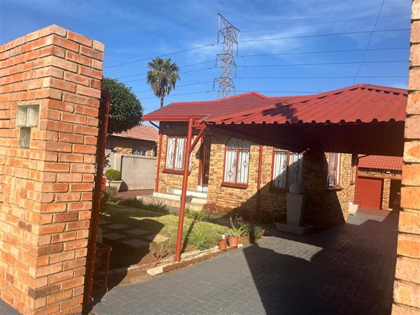 3 Bedroom House 3 Bedroom House