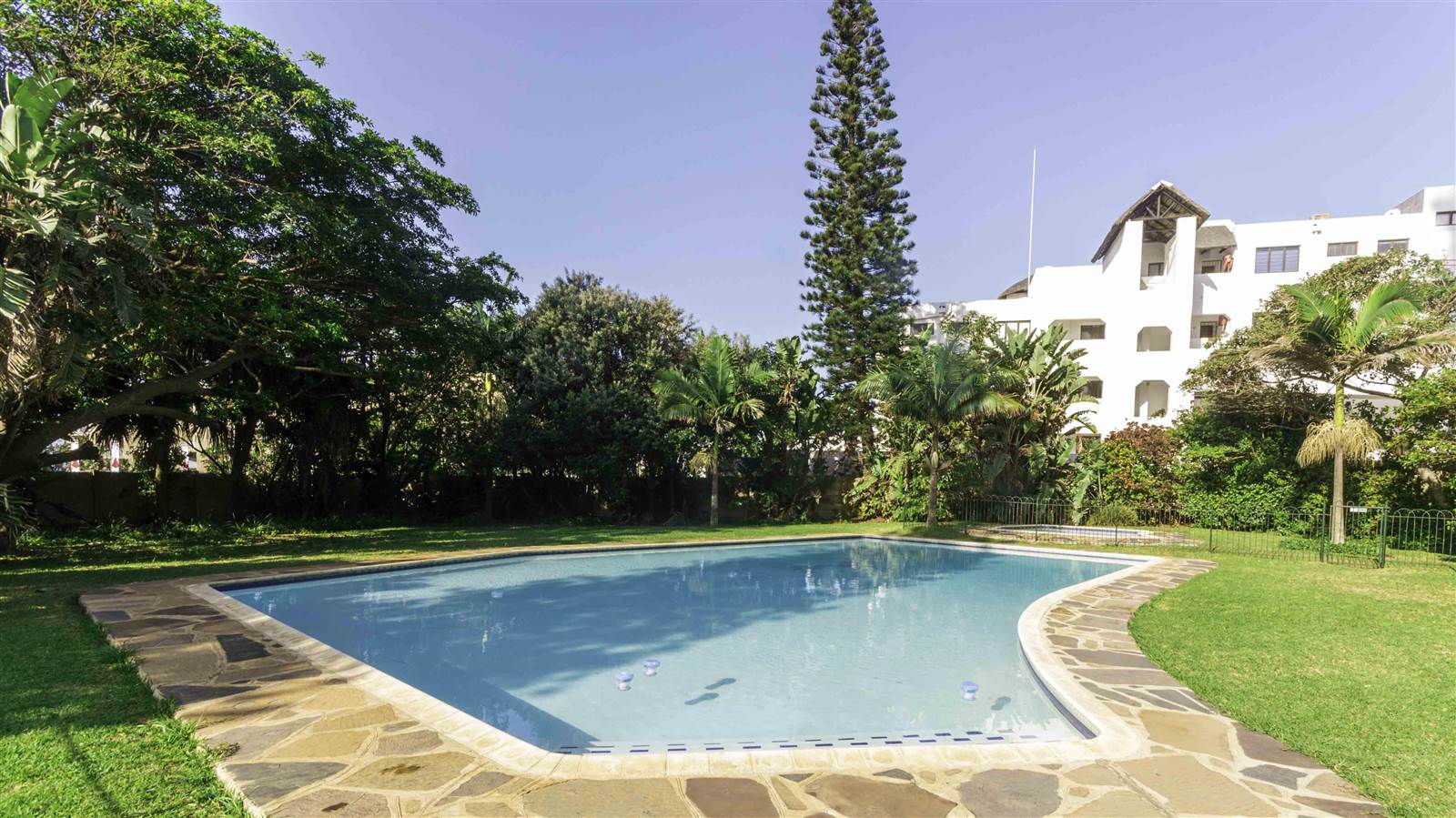 1.5 Bed Apartment in Ballito photo number 17