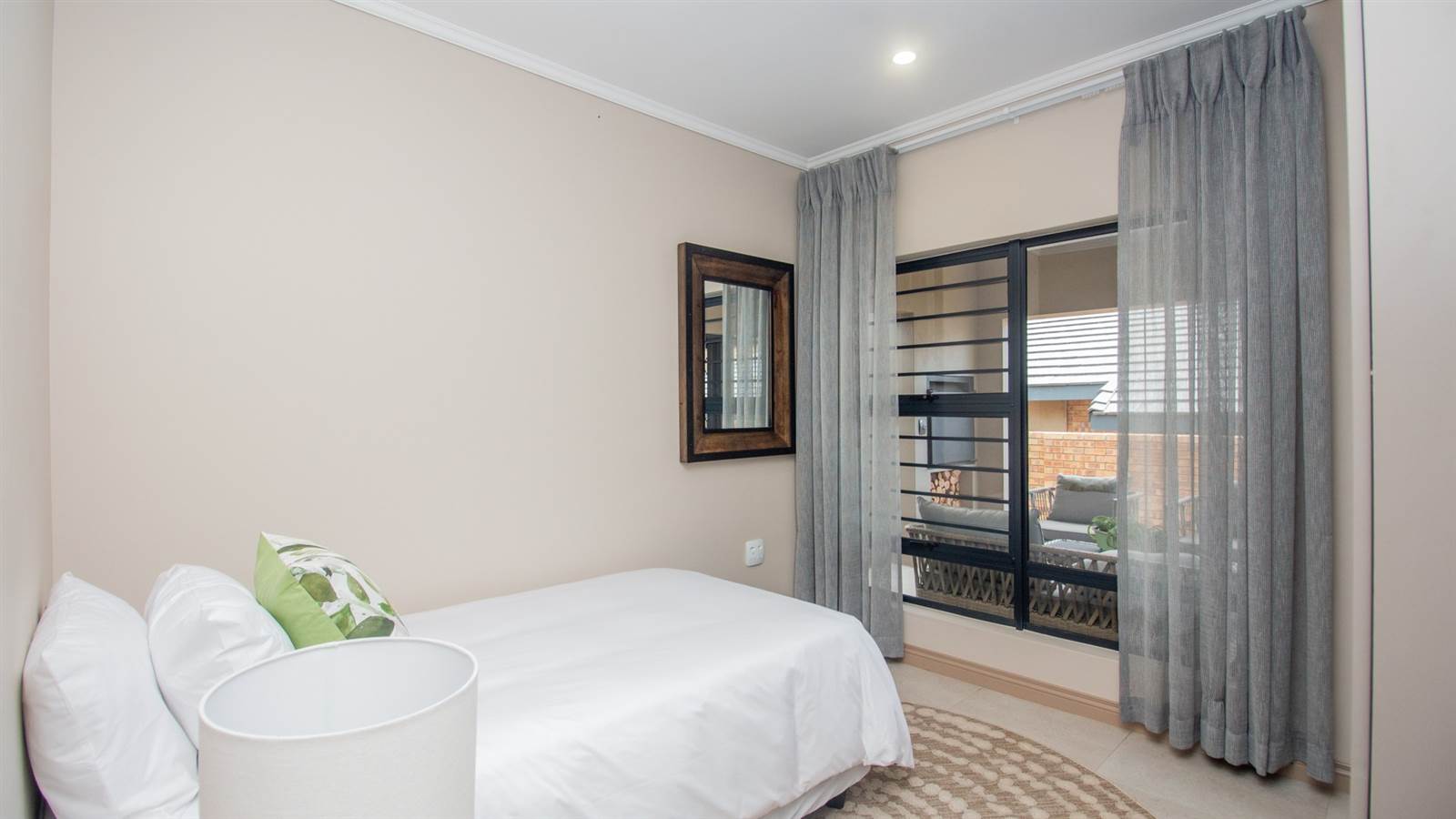 2 Bed House in Northcliff photo number 13