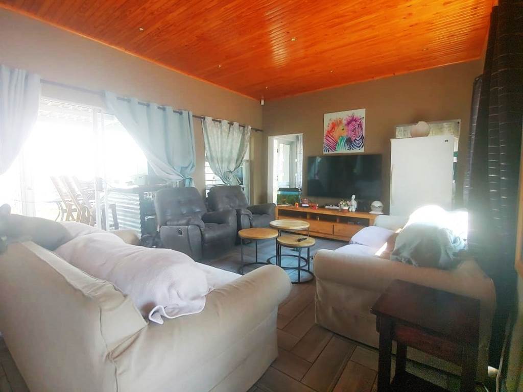 4 Bed House in Vaal Marina photo number 14