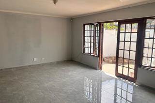3 Bed Duplex in Musgrave photo number 4