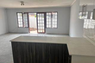 3 Bed Duplex in Musgrave photo number 1