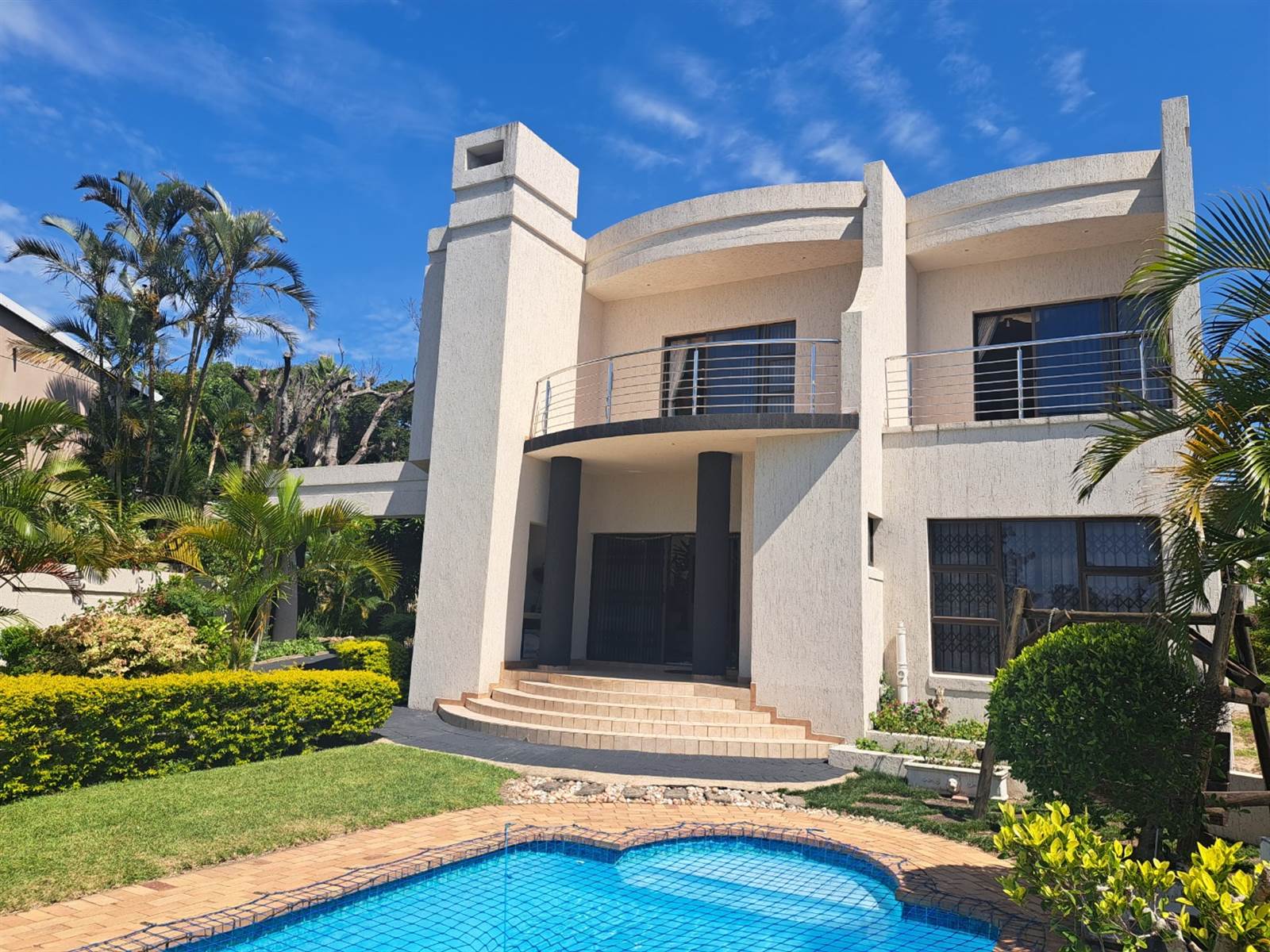 4 Bed House in Scottburgh South photo number 1