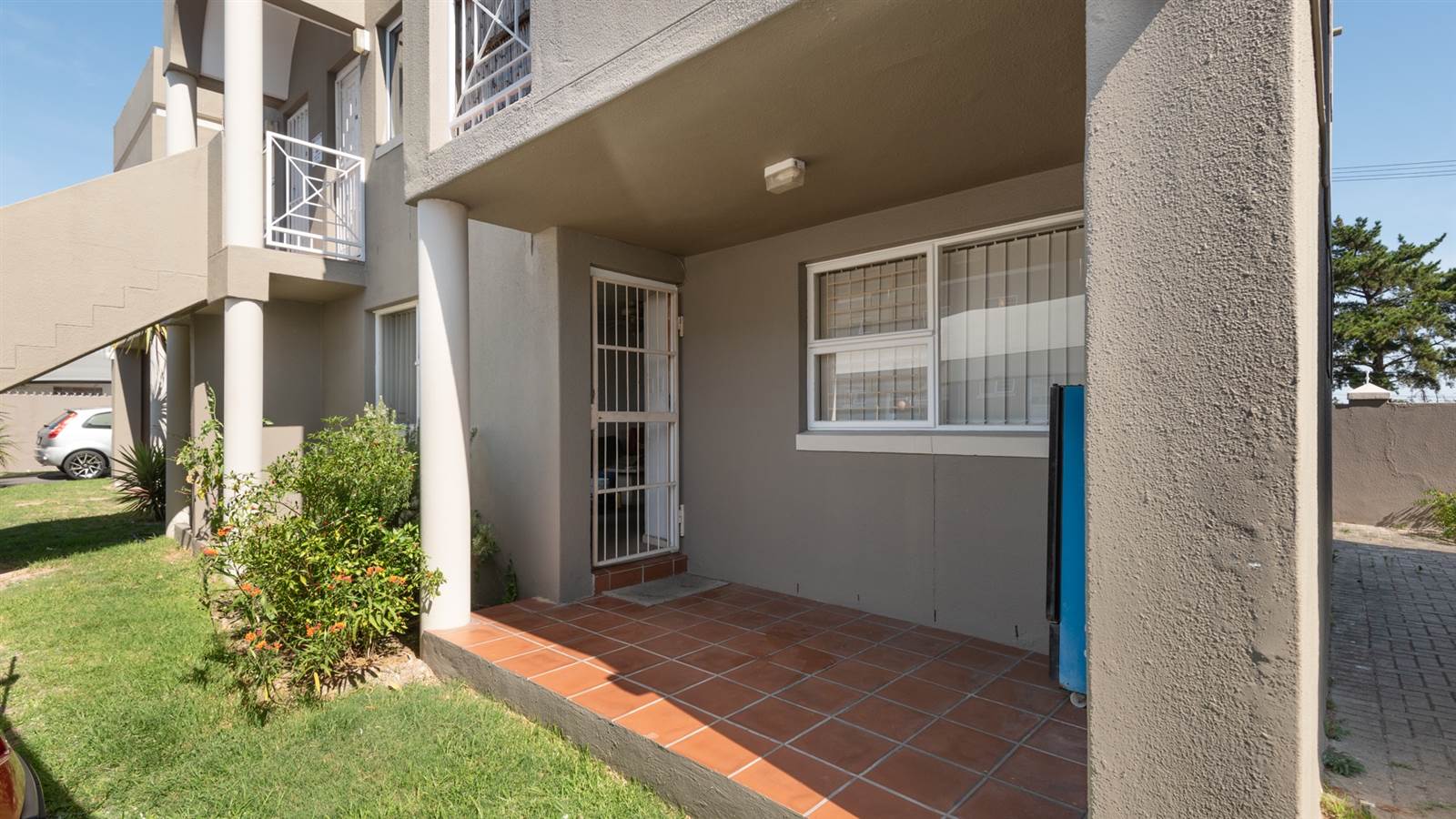 2 Bed Apartment in Parow North photo number 3