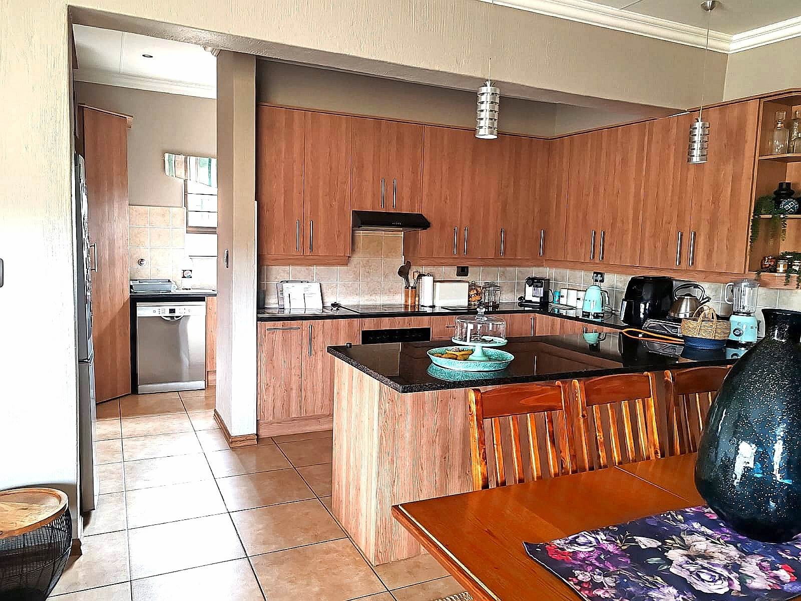 3 Bed House in Parys Golf Estate photo number 7