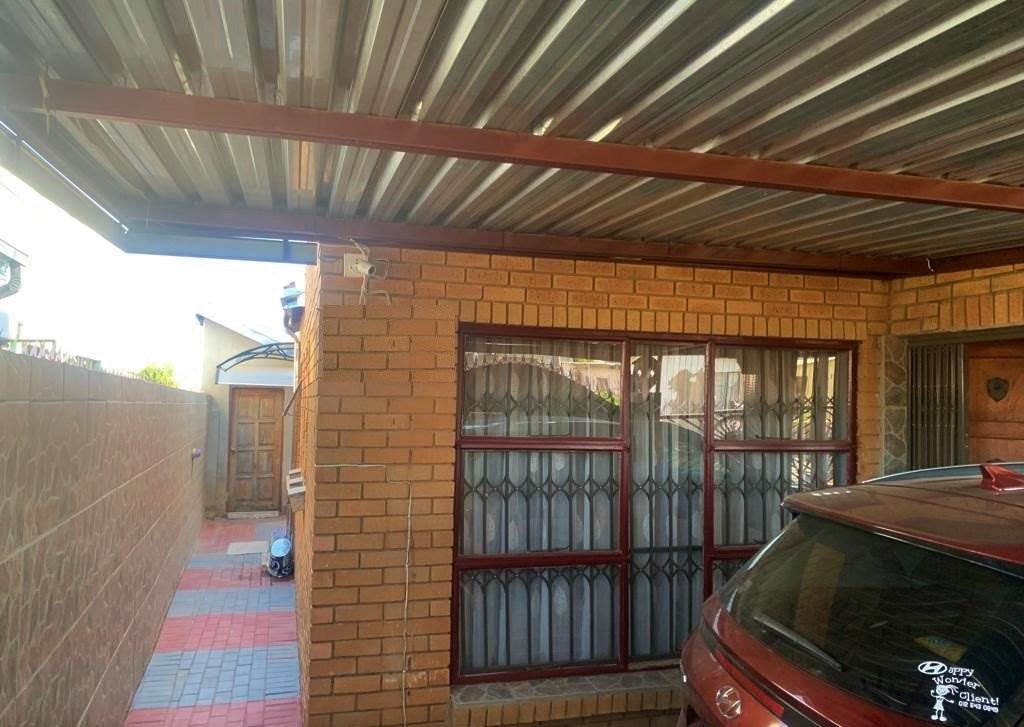 2 Bed House in Soshanguve photo number 26