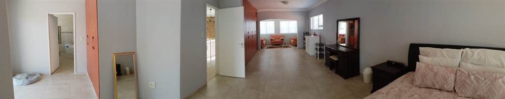 4 Bed House in Mondeor photo number 21