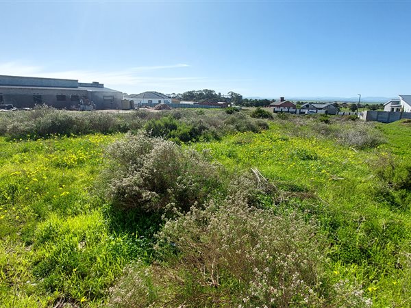 878 m² Land