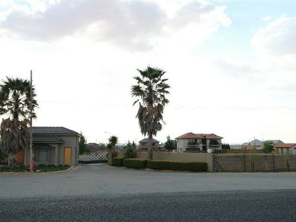 6 120 m² Land