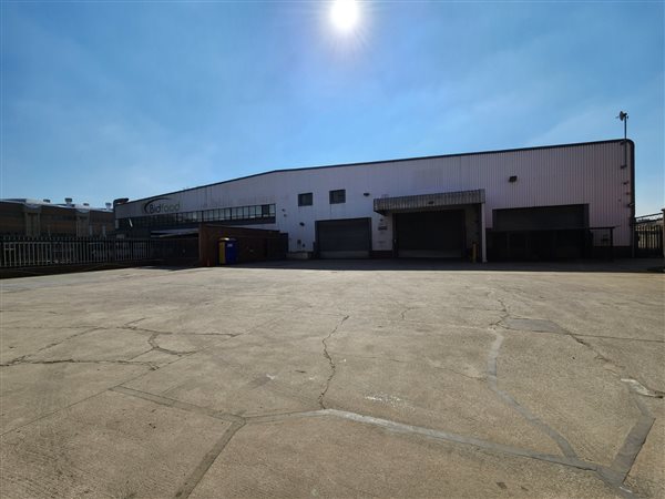 12 732  m² Industrial space