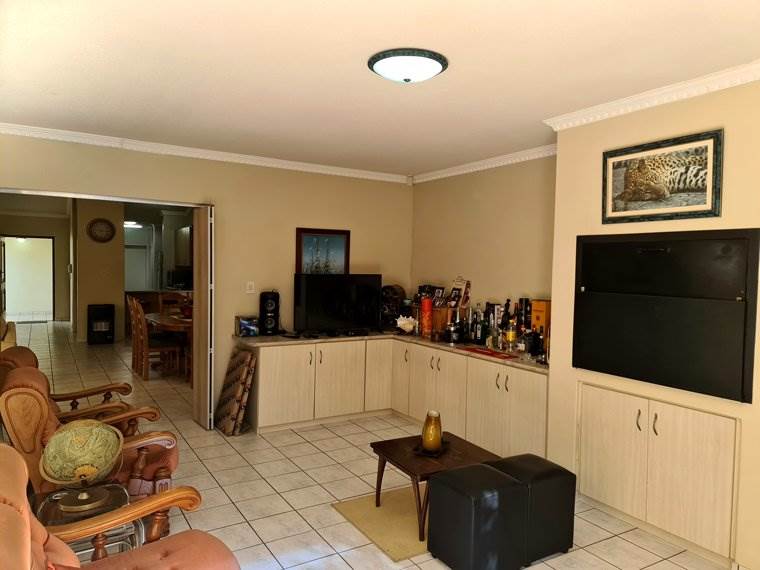 3 Bed Townhouse in King George Park photo number 26