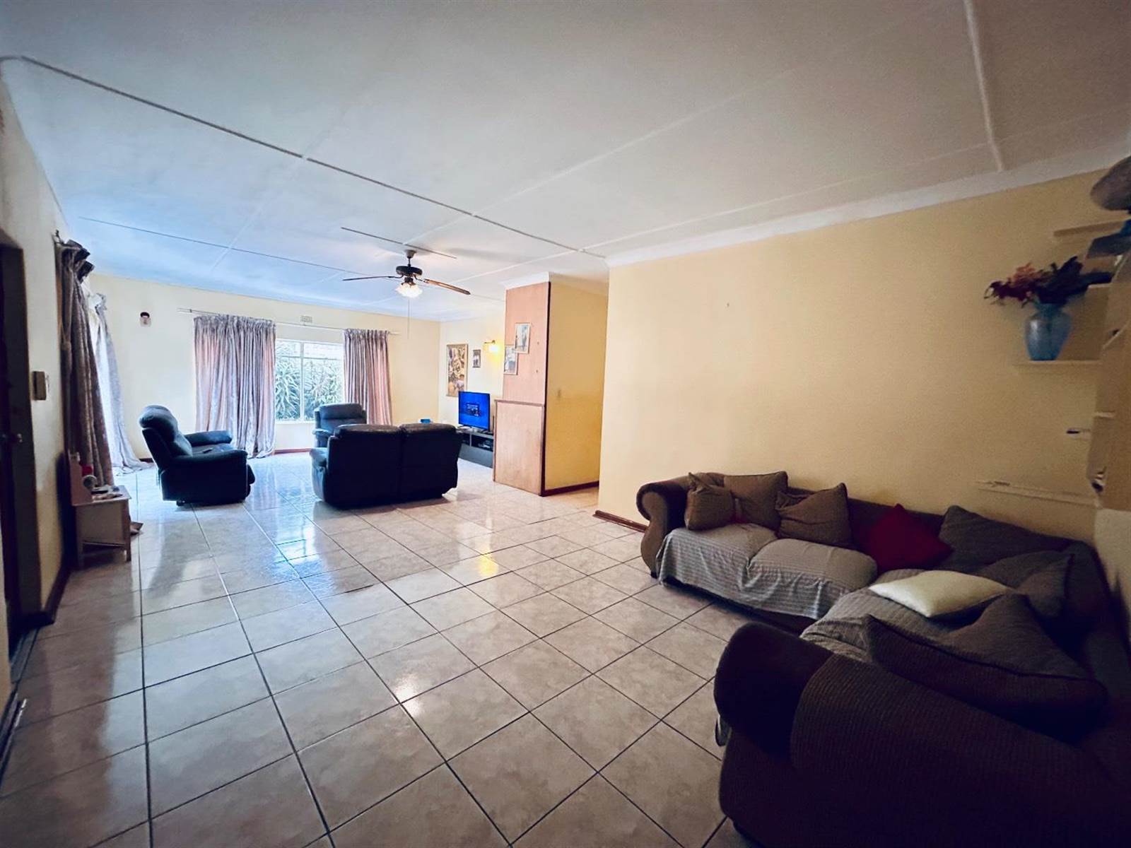 8 Bed House in Vryheid photo number 8