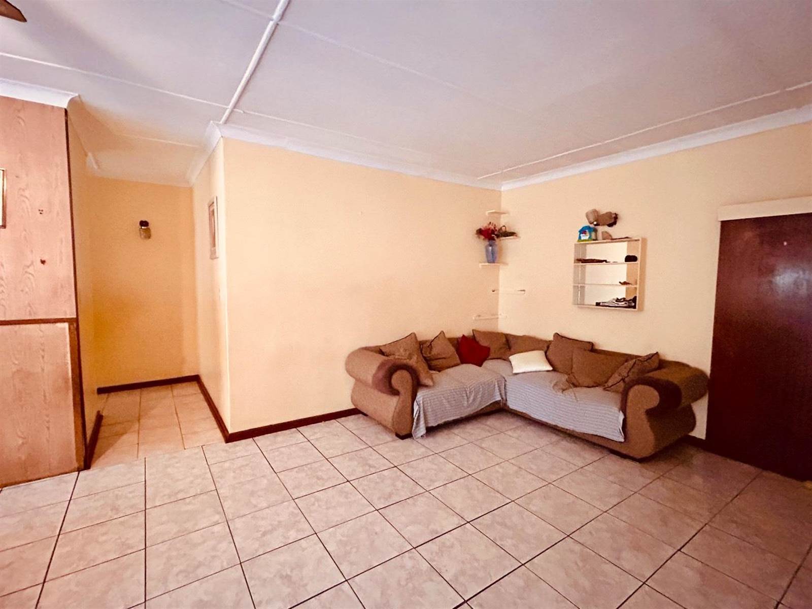 8 Bed House in Vryheid photo number 7