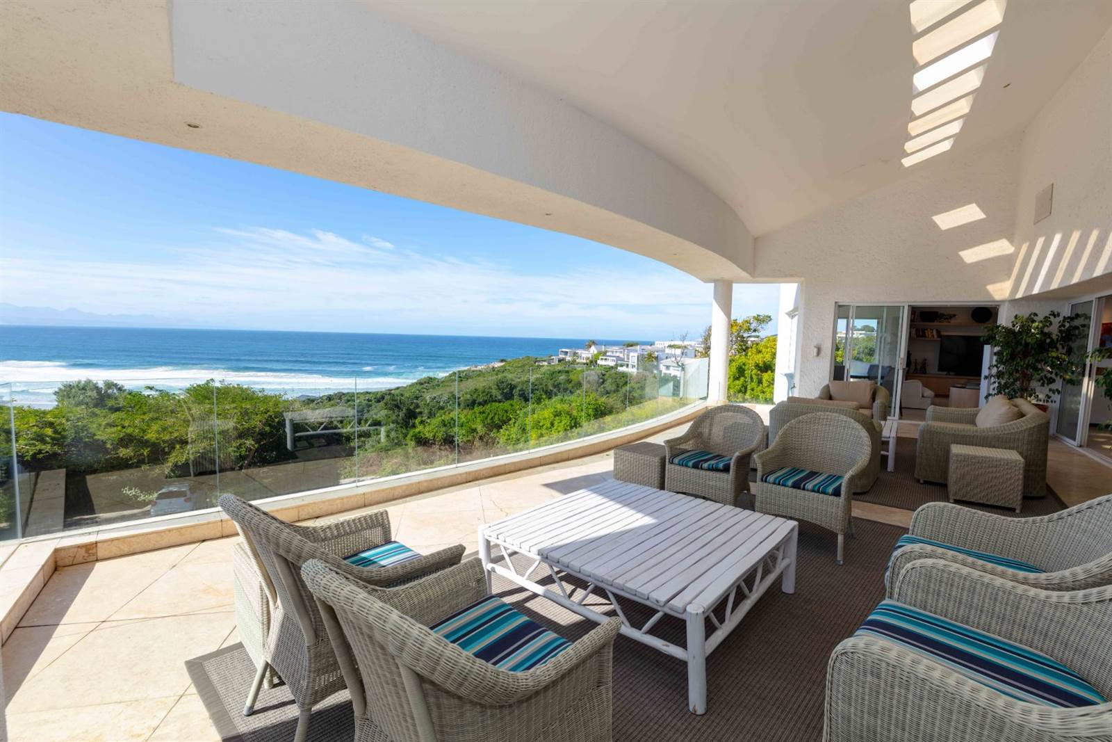 5 Bed House in Plettenberg Bay photo number 3