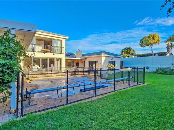 7 Bed House in Tableview