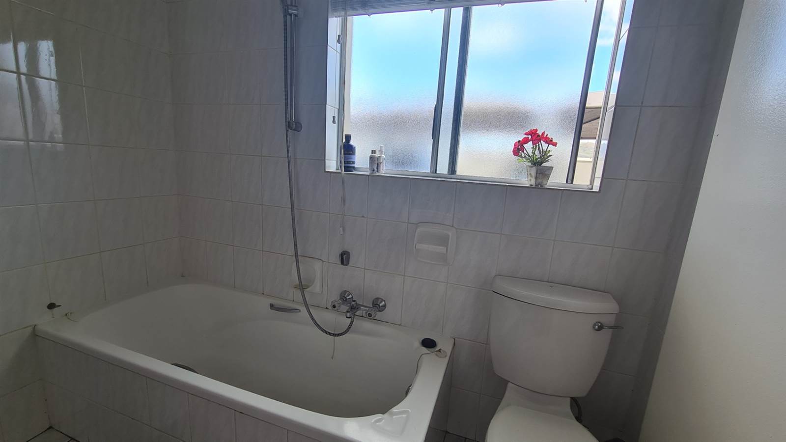 2 Bed Apartment in Westcliff photo number 4