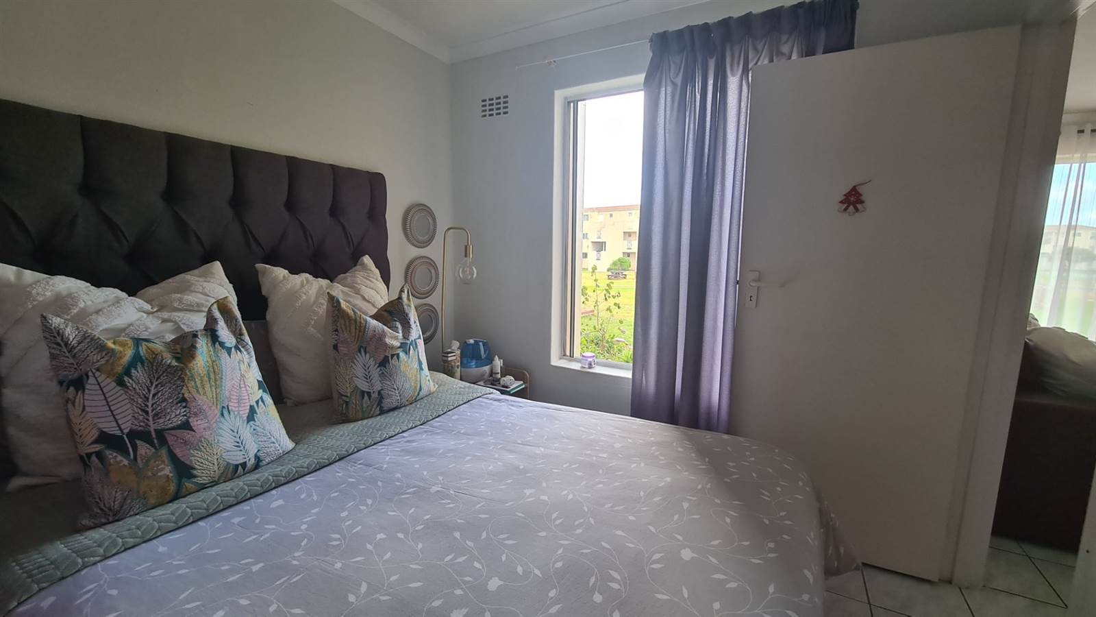 2 Bed Apartment in Westcliff photo number 3
