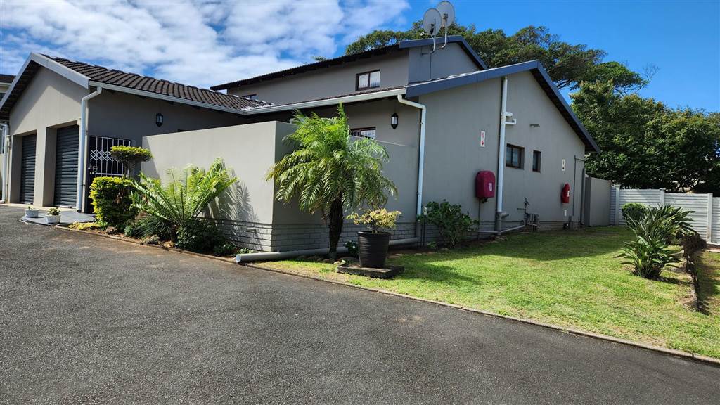 3 Bedroom Townhouse 3 Bedroom Townhouse