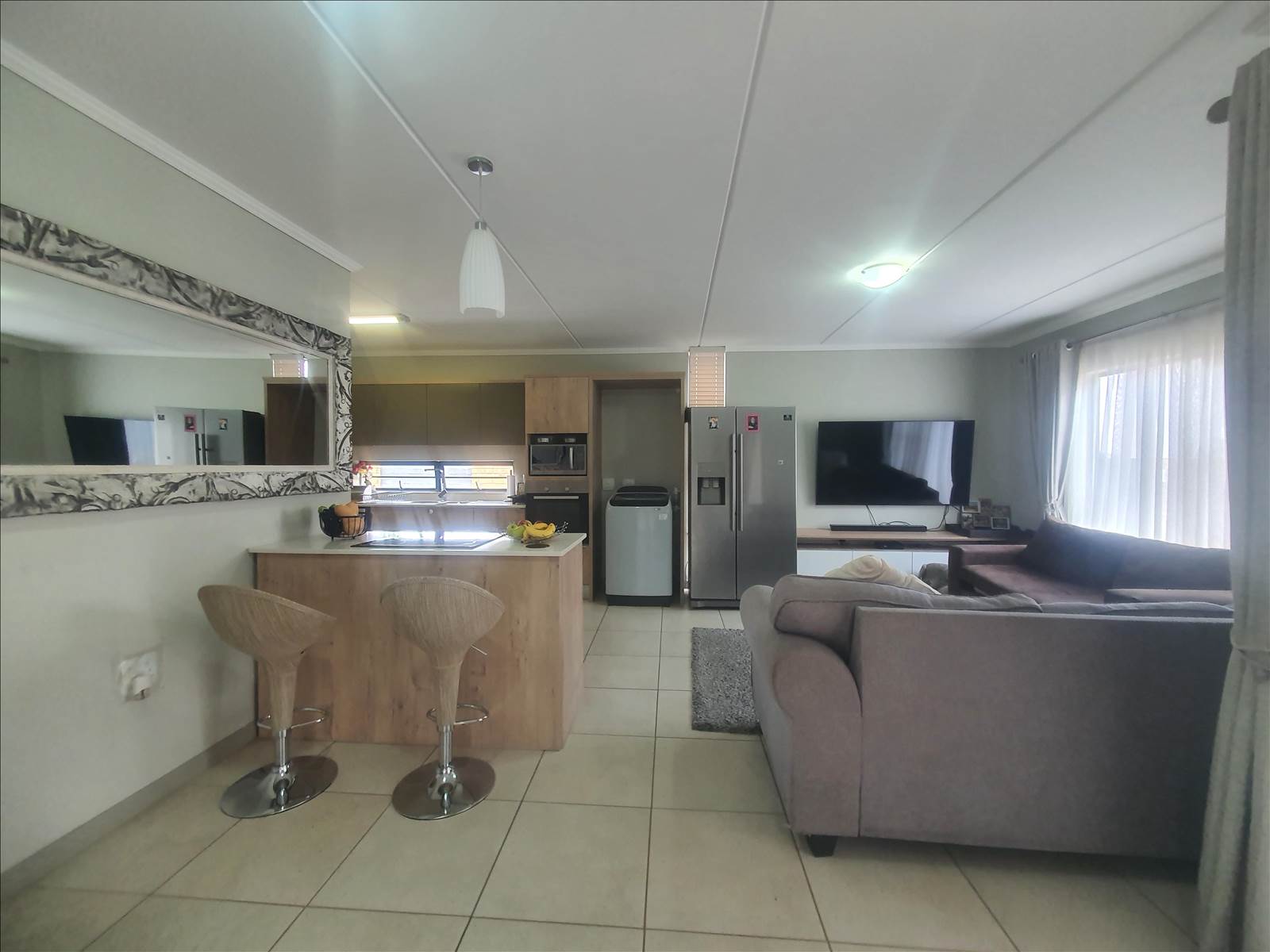 3 Bed Townhouse in Rooihuiskraal North photo number 4
