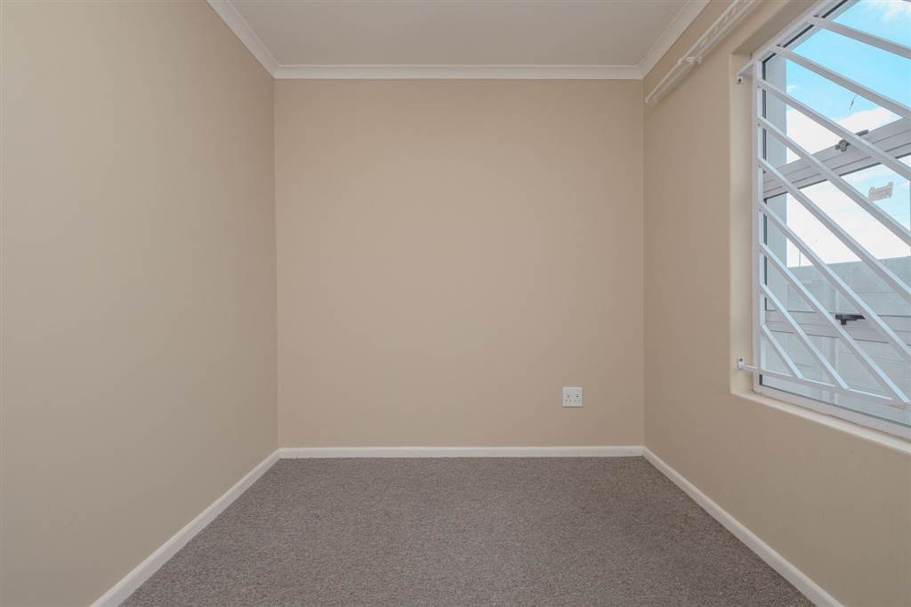 1 Bed Apartment in The Conifers photo number 11