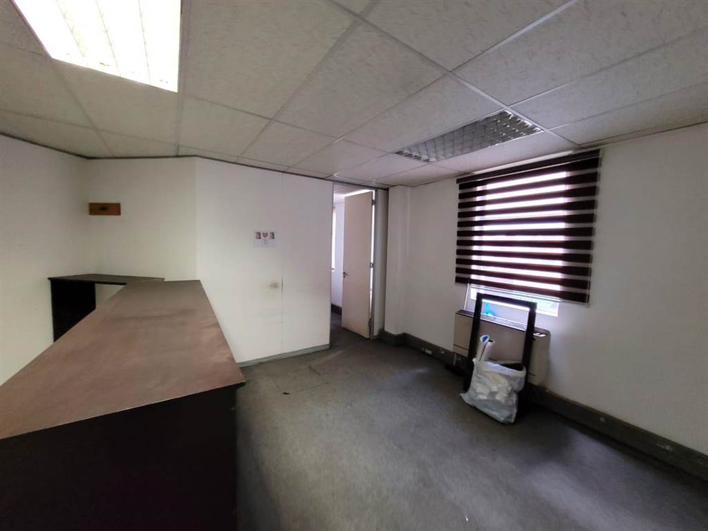 39  m² Commercial space in Kempton Park Central photo number 3