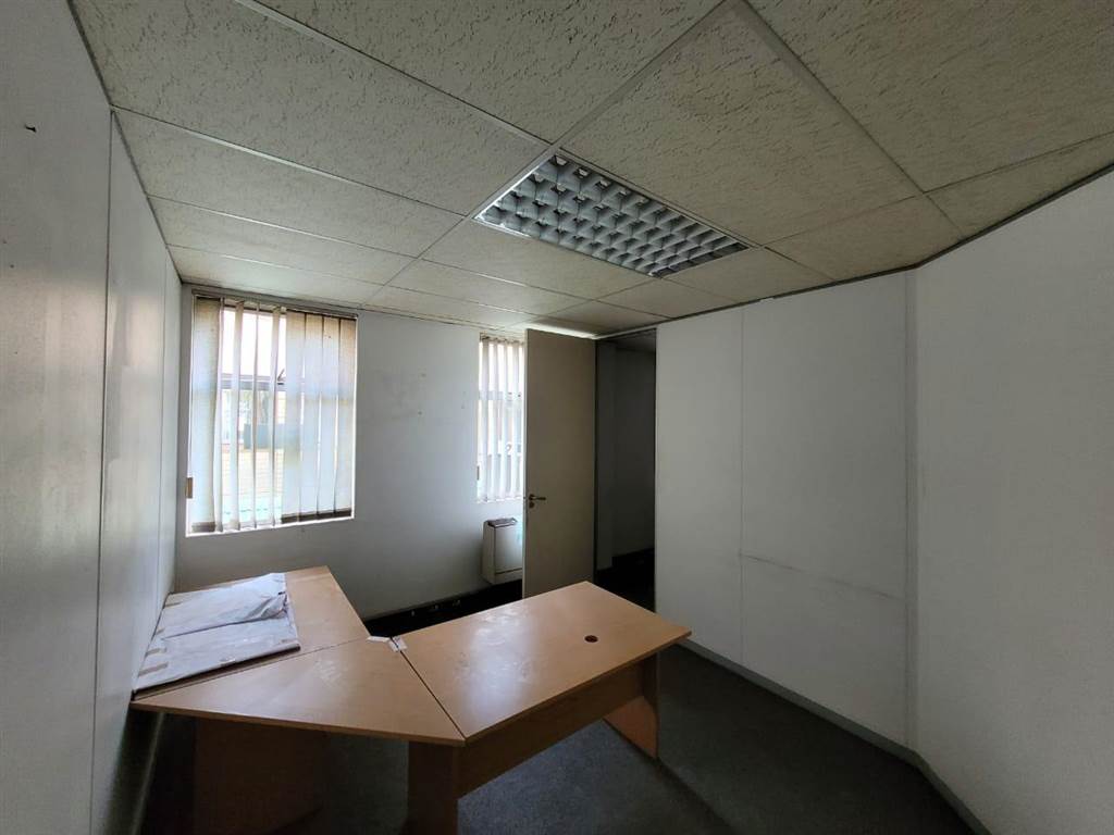 39  m² Commercial space in Kempton Park Central photo number 12