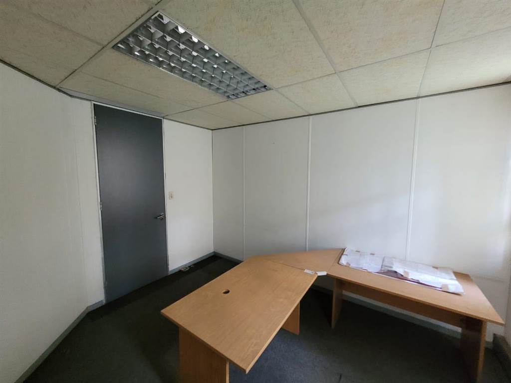 39  m² Commercial space in Kempton Park Central photo number 10
