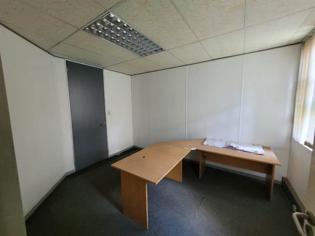 39  m² Commercial space in Kempton Park Central photo number 11