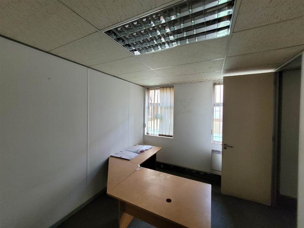 39  m² Commercial space in Kempton Park Central photo number 13