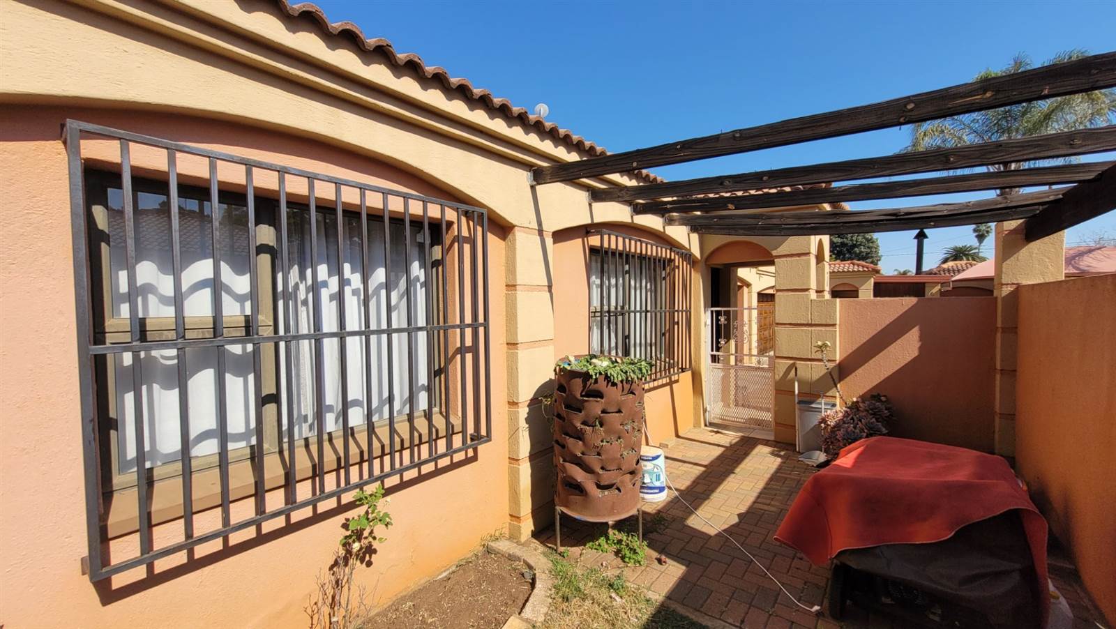 3 Bed Townhouse in Polokwane Central photo number 17