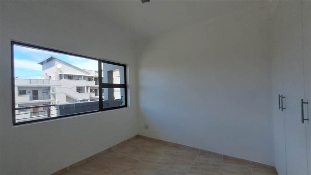 2 Bed Apartment in Winklespruit photo number 17