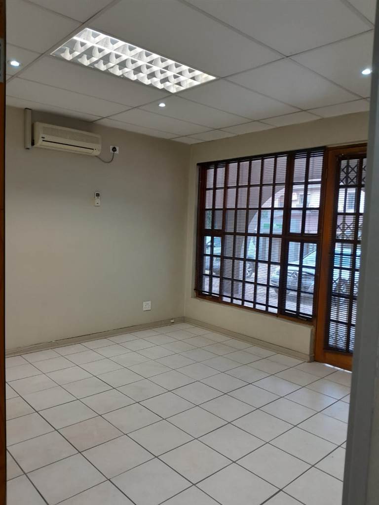 226  m² Office Space in White River AH photo number 5