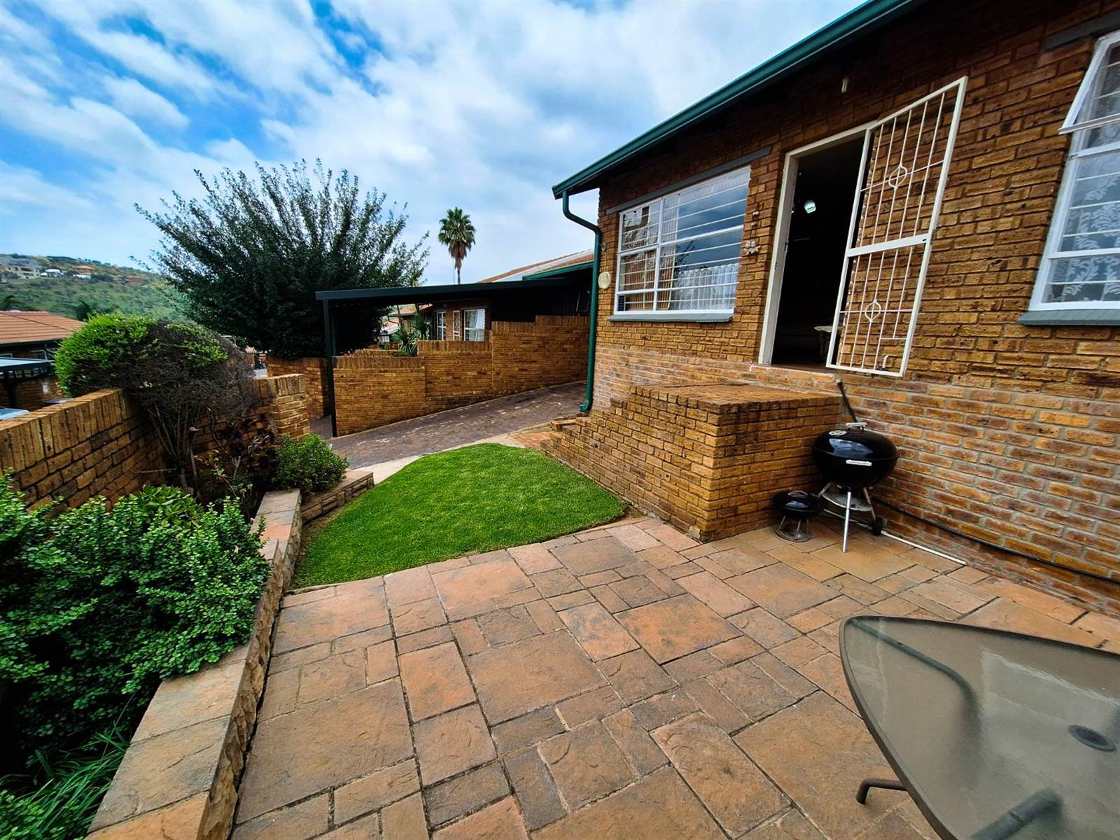 2 Bed Townhouse in Rangeview photo number 11