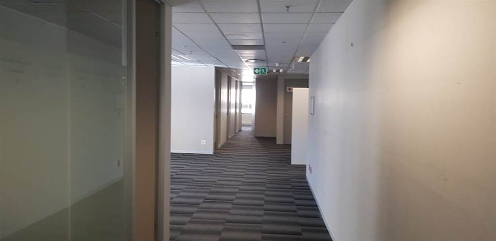 568  m² Office Space in Rosebank photo number 12