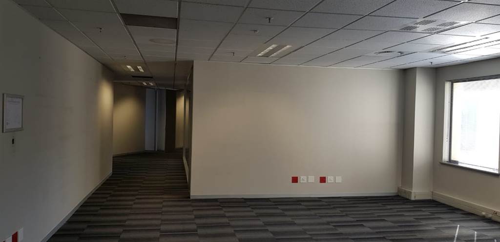568  m² Office Space in Rosebank photo number 8