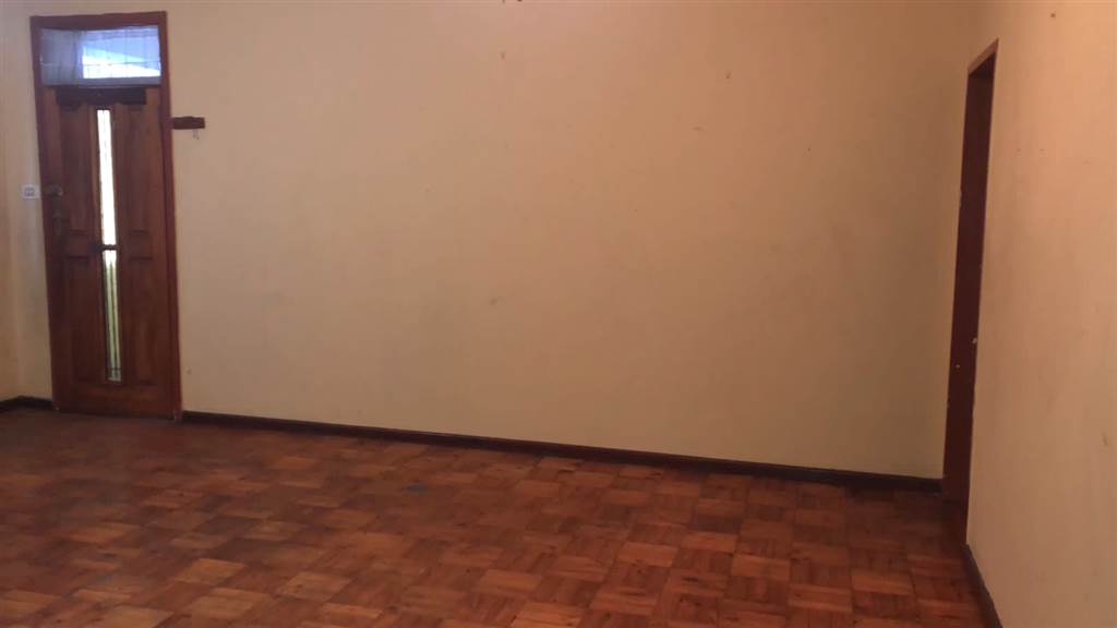 3 Bed Flat in Sydenham photo number 13