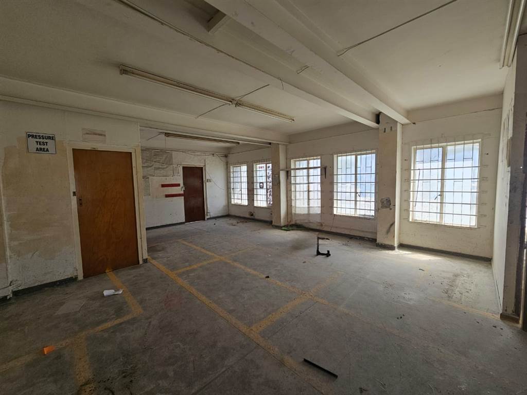 180  m² Industrial space in Paarden Eiland photo number 5