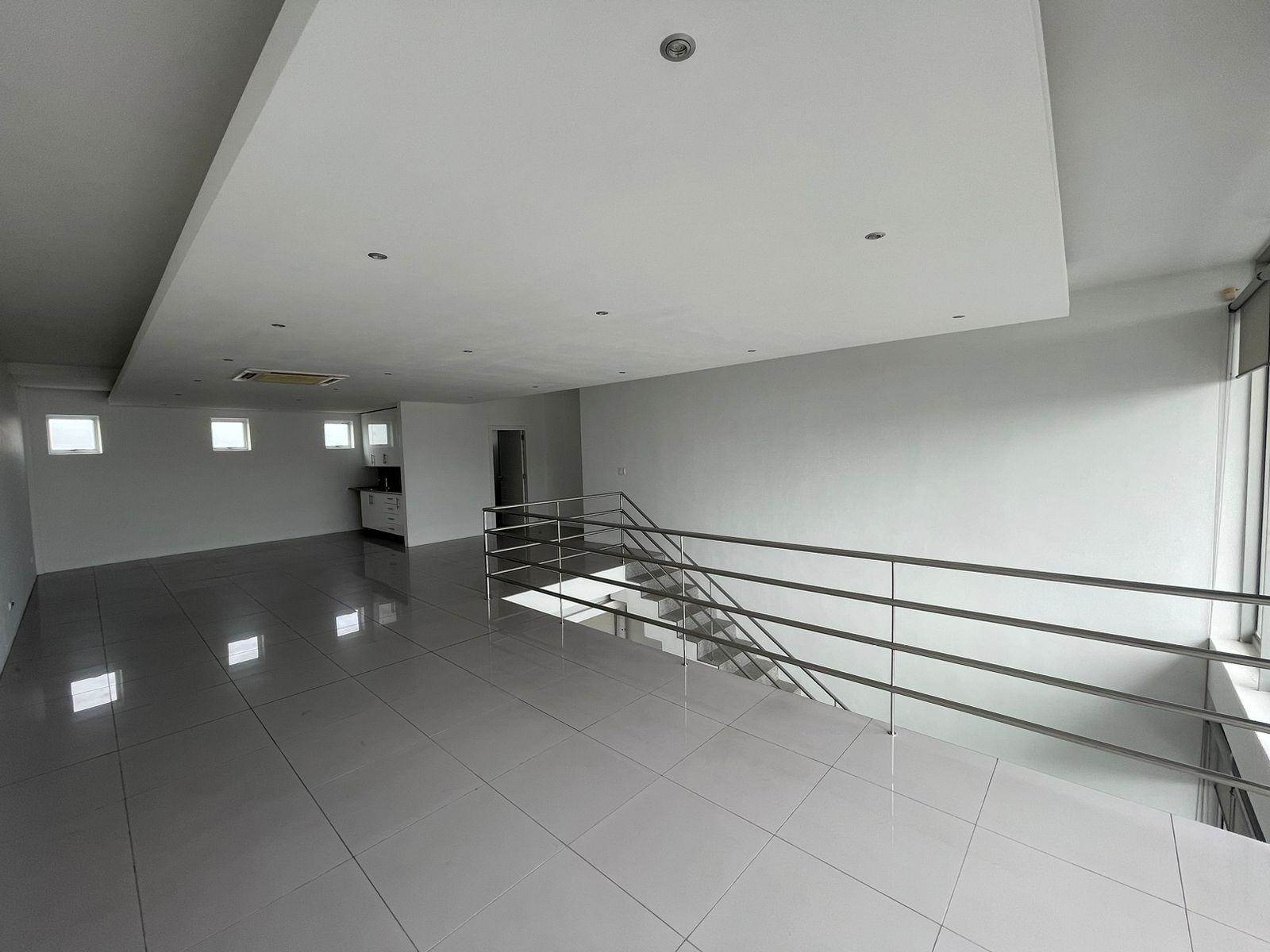 139  m² Commercial space in Lagoon Beach photo number 14