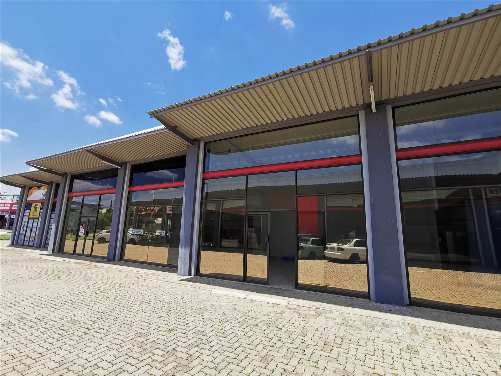 175  m² Commercial space in Wilkoppies photo number 1