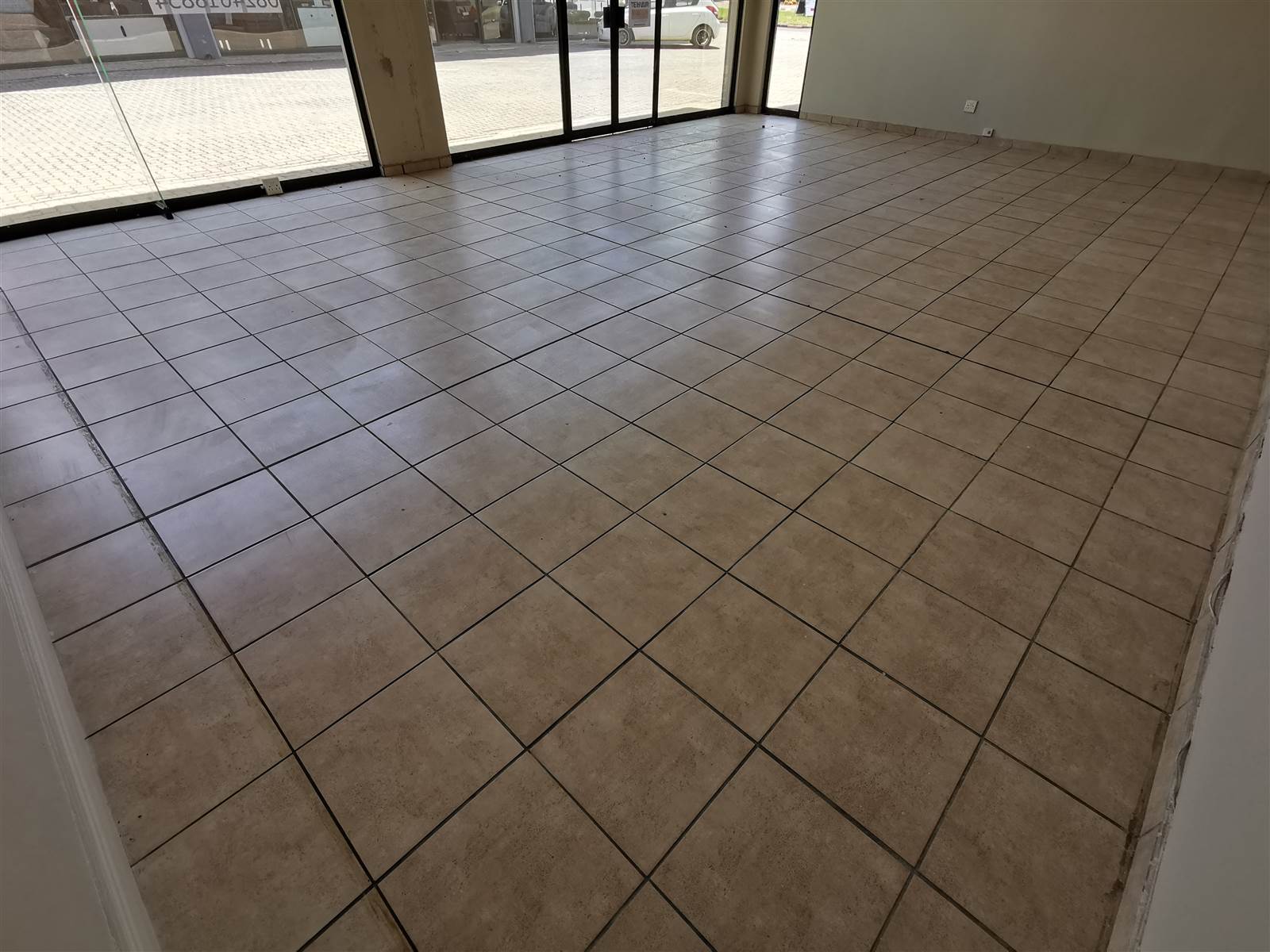 175  m² Commercial space in Wilkoppies photo number 6