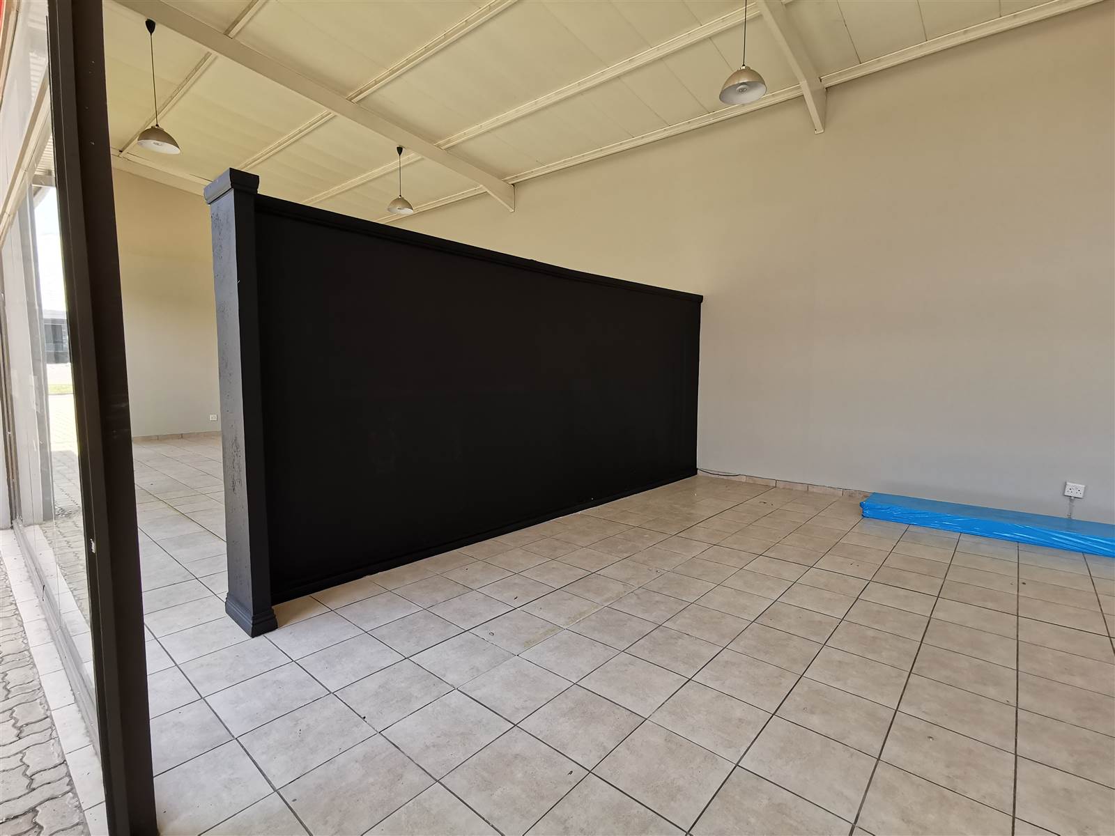 175  m² Commercial space in Wilkoppies photo number 3