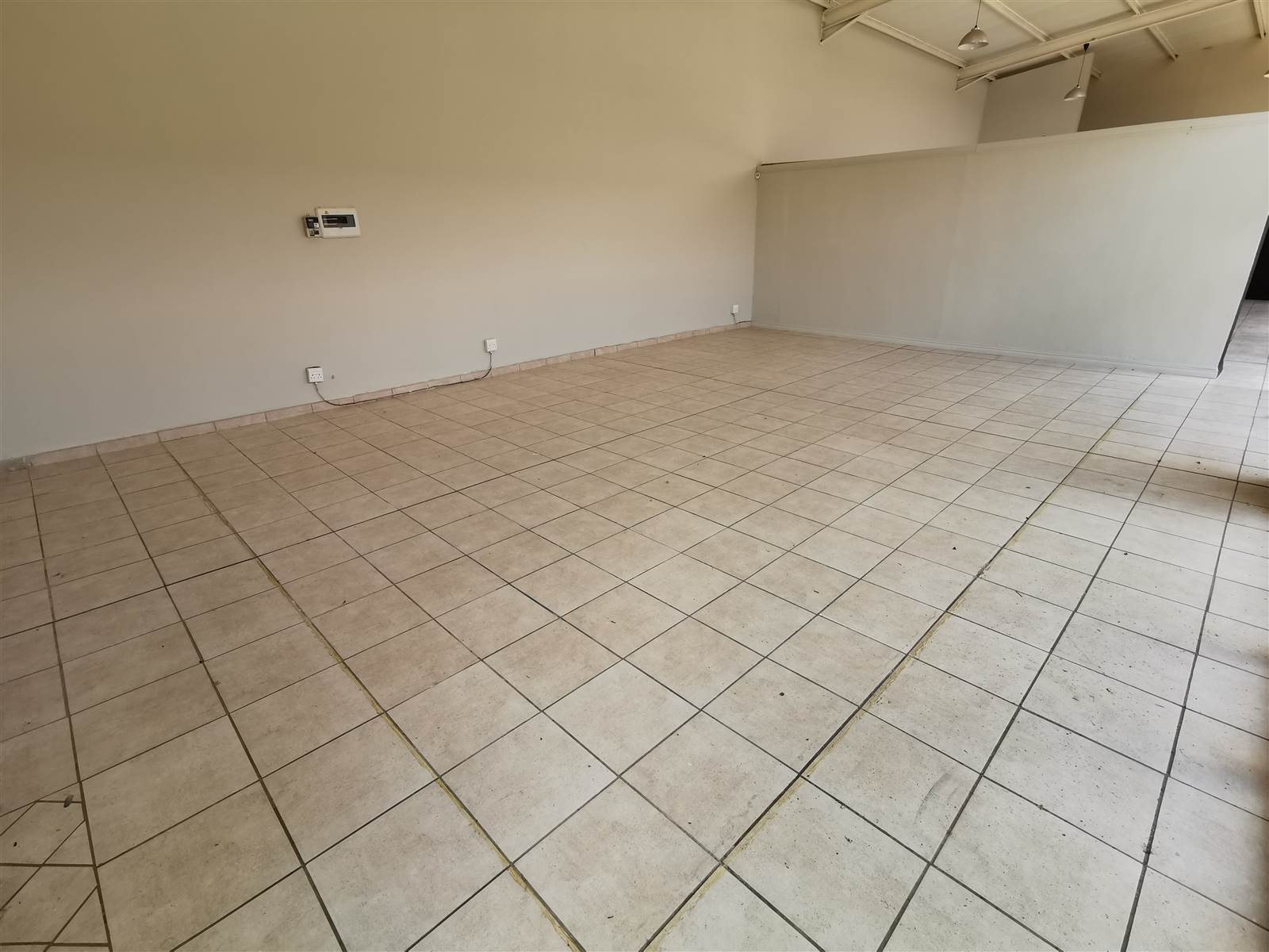 175  m² Commercial space in Wilkoppies photo number 5