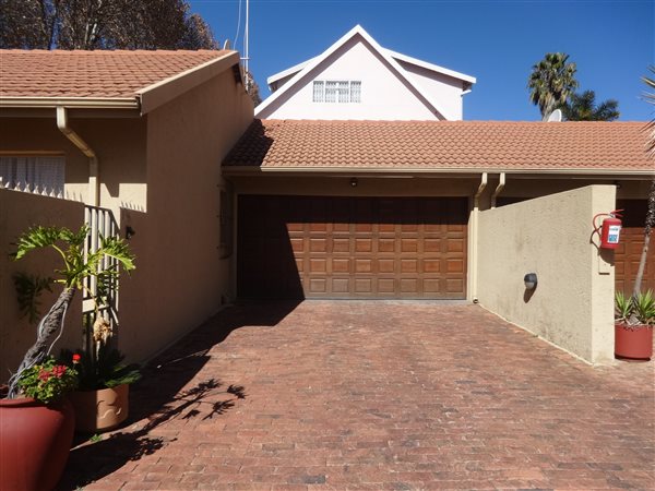3 Bedroom Townhouse 3 Bedroom Townhouse