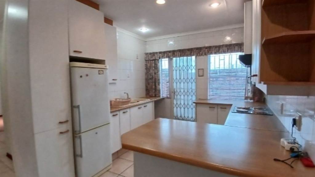 2 Bed Townhouse in Edenvale photo number 2