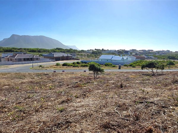 841 m² Land