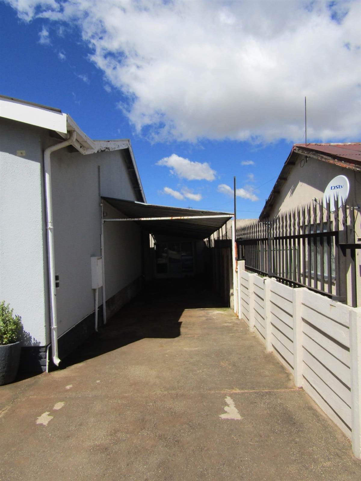 3 Bed House in Krugersdorp North photo number 3