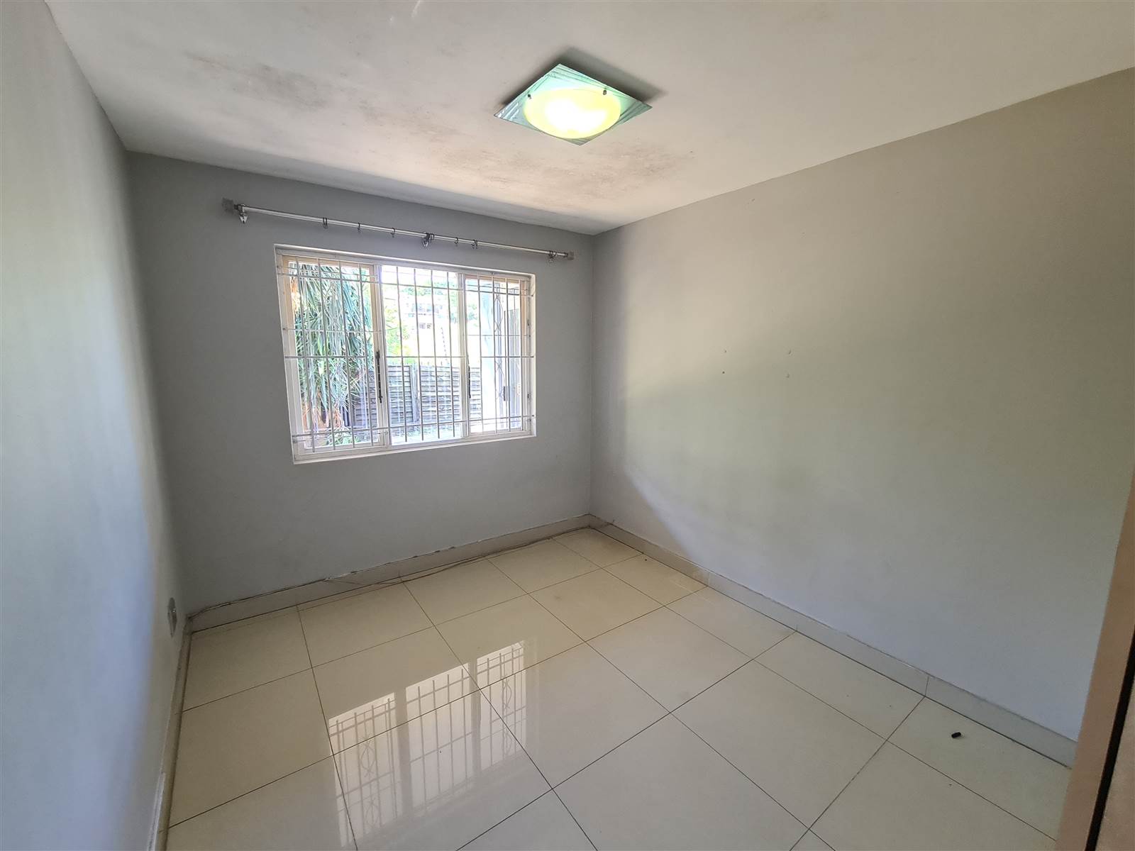 3 Bed Apartment in Umgeni Park photo number 8