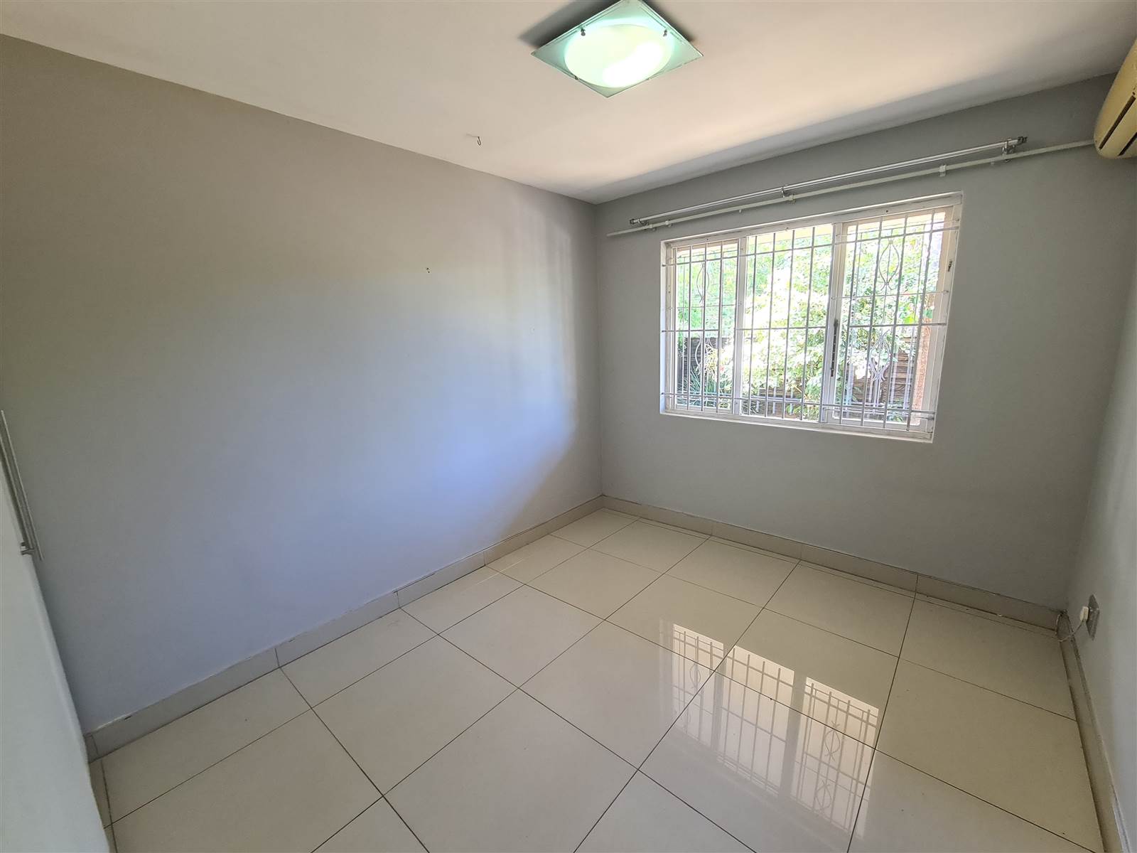 3 Bed Apartment in Umgeni Park photo number 7