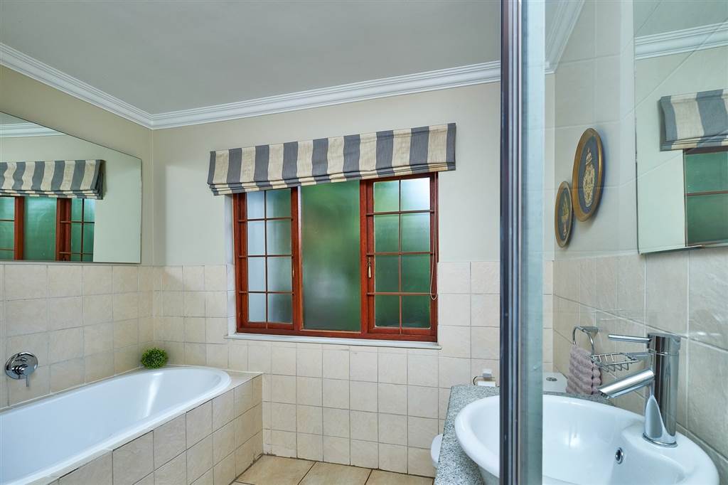 3 Bed House in Bryanston photo number 10
