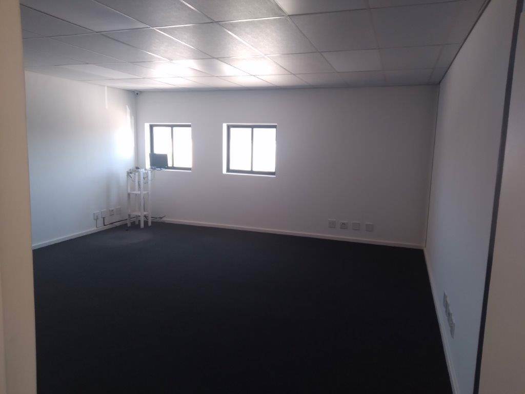 420  m² Industrial space in Parklands photo number 4